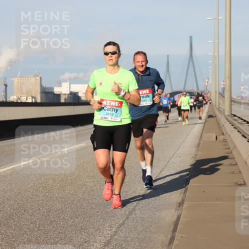 03.10.2025 - Köhlbrandbrückenlauf Lena Gebhardt http://msf.ph/oto/9113579 03.10.2025 09:42:49 Position 2 2819, 1265 meine-sportfotos.de