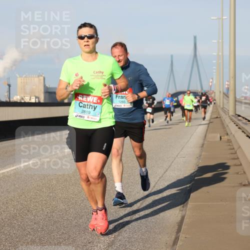 03.10.2025 - Köhlbrandbrückenlauf Lena Gebhardt http://msf.ph/oto/9113604 03.10.2025 09:42:49 Position 2 2819, 1265 meine-sportfotos.de