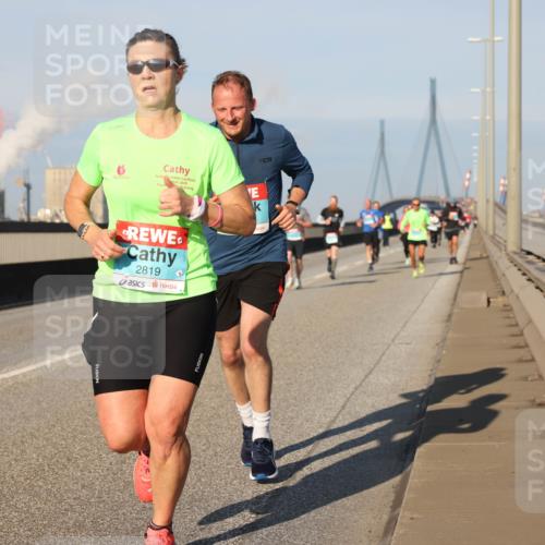 03.10.2025 - Köhlbrandbrückenlauf Lena Gebhardt http://msf.ph/oto/9113633 03.10.2025 09:42:49 Position 2 2819 meine-sportfotos.de