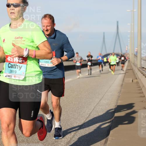 03.10.2025 - Köhlbrandbrückenlauf Lena Gebhardt http://msf.ph/oto/9113643 03.10.2025 09:42:50 Position 2 2025, 2819, 1265 meine-sportfotos.de