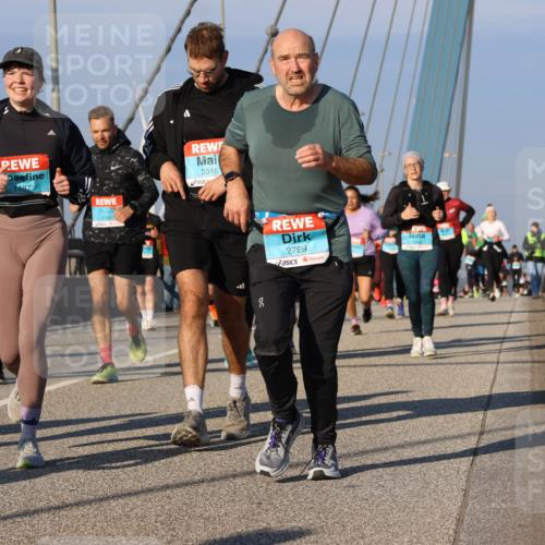 03.10.2025 - Köhlbrandbrückenlauf Strokosch-Dieckow http://msf.ph/oto/9113654 03.10.2025 09:48:07 Position 2 1487, 3768, 3315, 2799 meine-sportfotos.de
