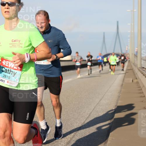 03.10.2025 - Köhlbrandbrückenlauf Lena Gebhardt http://msf.ph/oto/9113656 03.10.2025 09:42:50 Position 2 2025, 2819 meine-sportfotos.de