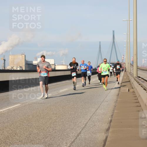 03.10.2025 - Köhlbrandbrückenlauf Lena Gebhardt http://msf.ph/oto/9113697 03.10.2025 09:42:52 Position 2  meine-sportfotos.de