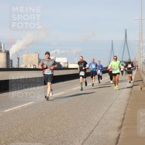03.10.2025 - Köhlbrandbrückenlauf Lena Gebhardt http://msf.ph/oto/9113710 03.10.2025 09:42:53 Position 2  meine-sportfotos.de