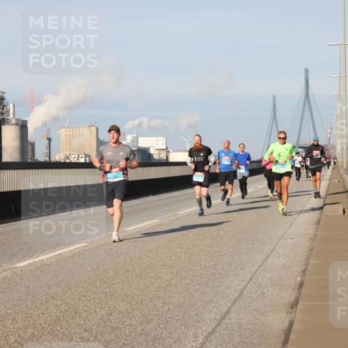 03.10.2025 - Köhlbrandbrückenlauf Lena Gebhardt http://msf.ph/oto/9113729 03.10.2025 09:42:53 Position 2  meine-sportfotos.de