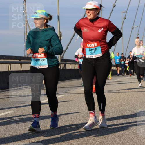 03.10.2025 - Köhlbrandbrückenlauf Strokosch-Dieckow http://msf.ph/oto/9113773 03.10.2025 09:48:15 Position 2 1418, 2061 meine-sportfotos.de
