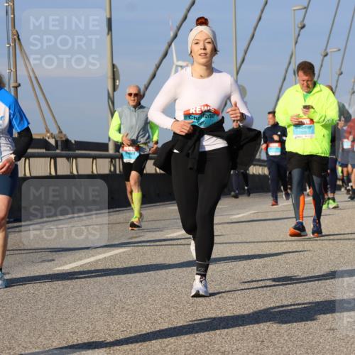 03.10.2025 - Köhlbrandbrückenlauf Strokosch-Dieckow http://msf.ph/oto/9113807 03.10.2025 09:48:19 Position 2 41, 69, 1220 meine-sportfotos.de