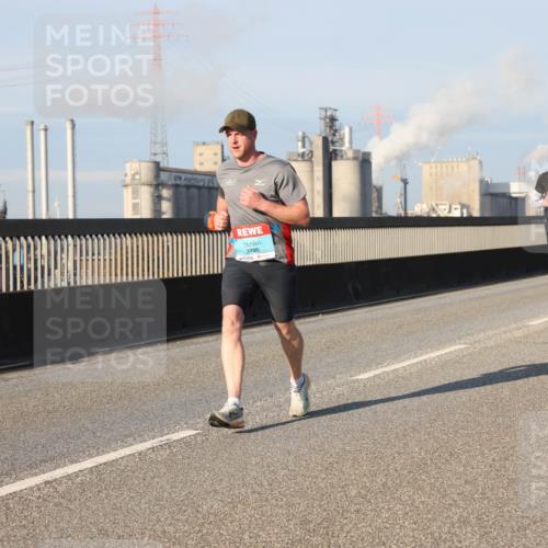 03.10.2025 - Köhlbrandbrückenlauf Lena Gebhardt http://msf.ph/oto/9113809 03.10.2025 09:42:54 Position 2 3795 meine-sportfotos.de