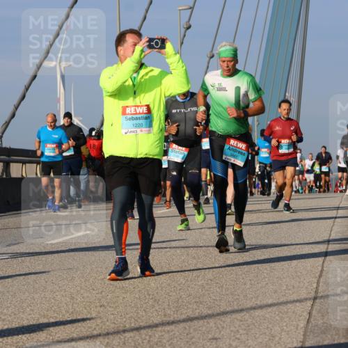 03.10.2025 - Köhlbrandbrückenlauf Strokosch-Dieckow http://msf.ph/oto/9113817 03.10.2025 09:48:21 Position 2 1220, 15, 3461 meine-sportfotos.de