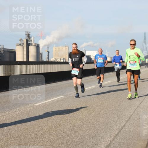 03.10.2025 - Köhlbrandbrückenlauf Lena Gebhardt http://msf.ph/oto/9113833 03.10.2025 09:42:55 Position 2 334, 9, 1079 meine-sportfotos.de