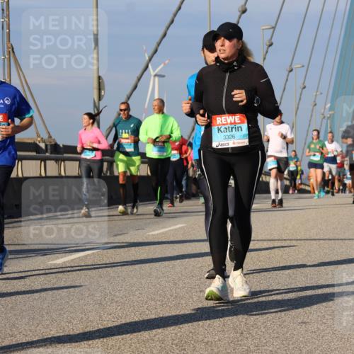 03.10.2025 - Köhlbrandbrückenlauf Strokosch-Dieckow http://msf.ph/oto/9113938 03.10.2025 09:48:36 Position 2 3445, 3326 meine-sportfotos.de