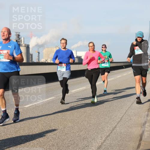 03.10.2025 - Köhlbrandbrückenlauf Lena Gebhardt http://msf.ph/oto/9113980 03.10.2025 09:42:58 Position 2 1135 meine-sportfotos.de