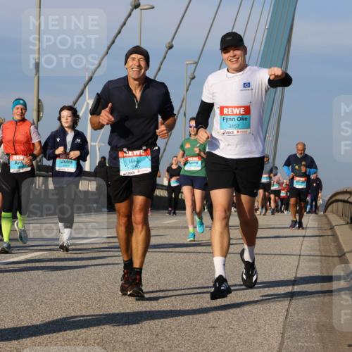 03.10.2025 - Köhlbrandbrückenlauf Strokosch-Dieckow http://msf.ph/oto/9114043 03.10.2025 09:48:44 Position 2 1909, 3750, 3157 meine-sportfotos.de
