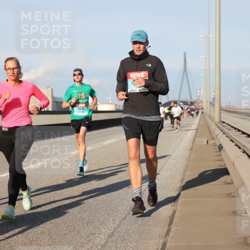 03.10.2025 - Köhlbrandbrückenlauf Lena Gebhardt http://msf.ph/oto/9114060 03.10.2025 09:42:59 Position 2 2801 meine-sportfotos.de