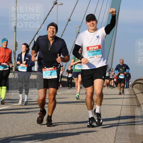 03.10.2025 - Köhlbrandbrückenlauf Strokosch-Dieckow http://msf.ph/oto/9114062 03.10.2025 09:48:44 Position 2 8750, 3157 meine-sportfotos.de