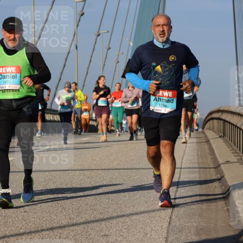 03.10.2025 - Köhlbrandbrückenlauf Strokosch-Dieckow http://msf.ph/oto/9114096 03.10.2025 09:48:50 Position 2 460, 1674, 1296 meine-sportfotos.de