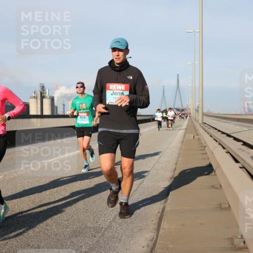 03.10.2025 - Köhlbrandbrückenlauf Lena Gebhardt http://msf.ph/oto/9114105 03.10.2025 09:43:00 Position 2 112 meine-sportfotos.de