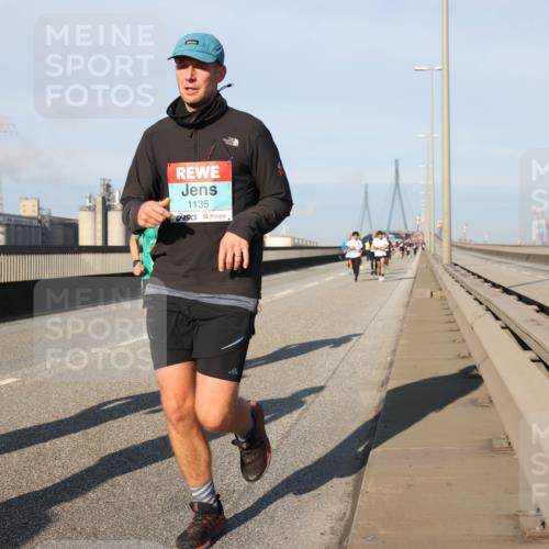 03.10.2025 - Köhlbrandbrückenlauf Lena Gebhardt http://msf.ph/oto/9114126 03.10.2025 09:43:00 Position 2 1135 meine-sportfotos.de