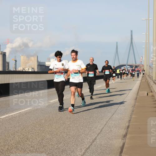 03.10.2025 - Köhlbrandbrückenlauf Lena Gebhardt http://msf.ph/oto/9114137 03.10.2025 09:43:06 Position 2 3338, 1112 meine-sportfotos.de