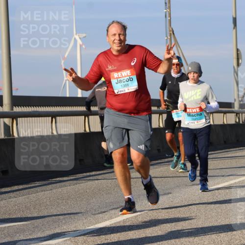 03.10.2025 - Köhlbrandbrückenlauf Strokosch-Dieckow http://msf.ph/oto/9114158 03.10.2025 09:48:57 Position 2 1388, 2254, 2841, 1169 meine-sportfotos.de