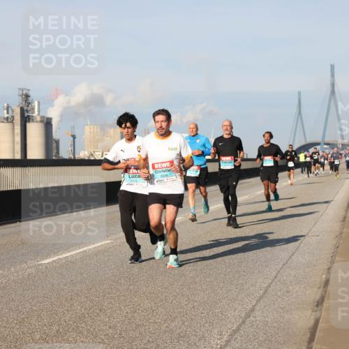 03.10.2025 - Köhlbrandbrückenlauf Lena Gebhardt http://msf.ph/oto/9114184 03.10.2025 09:43:06 Position 2 3338, 1112 meine-sportfotos.de
