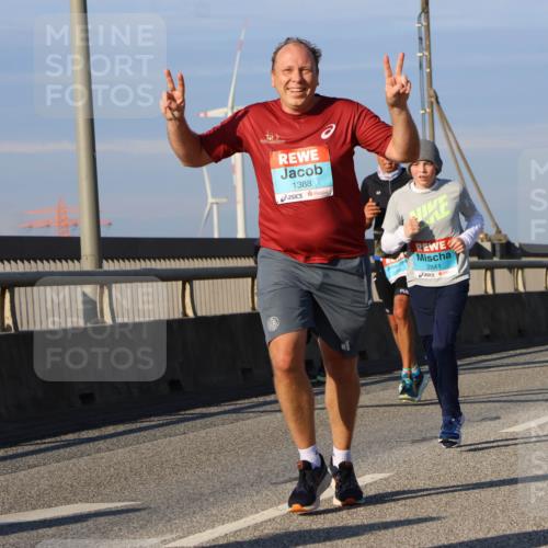 03.10.2025 - Köhlbrandbrückenlauf Strokosch-Dieckow http://msf.ph/oto/9114191 03.10.2025 09:48:58 Position 2 1388, 2841, 1169 meine-sportfotos.de