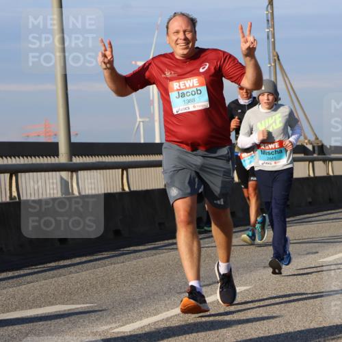 03.10.2025 - Köhlbrandbrückenlauf Strokosch-Dieckow http://msf.ph/oto/9114194 03.10.2025 09:48:58 Position 2 1388, 2841, 1169 meine-sportfotos.de