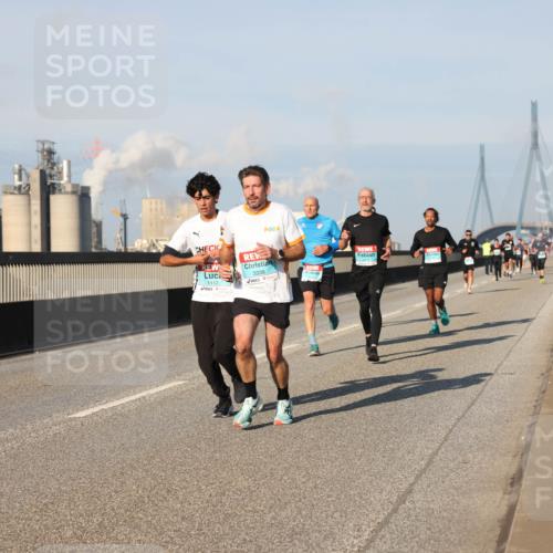 03.10.2025 - Köhlbrandbrückenlauf Lena Gebhardt http://msf.ph/oto/9114197 03.10.2025 09:43:06 Position 2 1112, 3338 meine-sportfotos.de