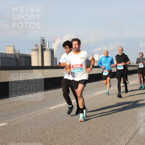 03.10.2025 - Köhlbrandbrückenlauf Lena Gebhardt http://msf.ph/oto/9114225 03.10.2025 09:43:07 Position 2 3338 meine-sportfotos.de