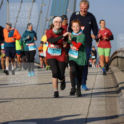 03.10.2025 - Köhlbrandbrückenlauf Strokosch-Dieckow http://msf.ph/oto/9114257 03.10.2025 09:49:02 Position 2 1204, 3500, 3499 meine-sportfotos.de
