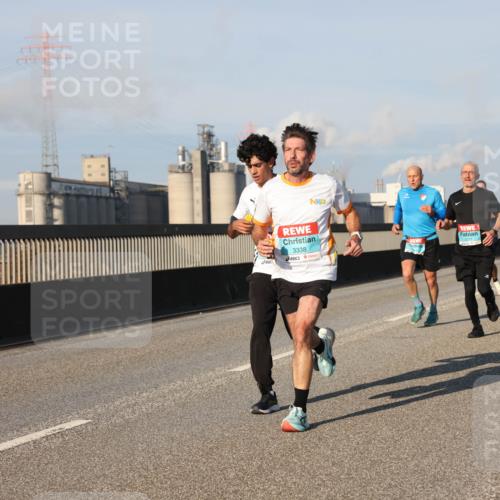 03.10.2025 - Köhlbrandbrückenlauf Lena Gebhardt http://msf.ph/oto/9114270 03.10.2025 09:43:07 Position 2 3338 meine-sportfotos.de