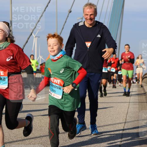 03.10.2025 - Köhlbrandbrückenlauf Strokosch-Dieckow http://msf.ph/oto/9114341 03.10.2025 09:49:06 Position 2 3500, 3499 meine-sportfotos.de
