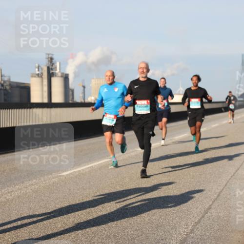 03.10.2025 - Köhlbrandbrückenlauf Lena Gebhardt http://msf.ph/oto/9114342 03.10.2025 09:43:08 Position 2  meine-sportfotos.de
