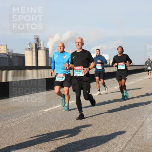 03.10.2025 - Köhlbrandbrückenlauf Lena Gebhardt http://msf.ph/oto/9114366 03.10.2025 09:43:08 Position 2 1094, 1550, 3211 meine-sportfotos.de