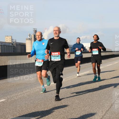 03.10.2025 - Köhlbrandbrückenlauf Lena Gebhardt http://msf.ph/oto/9114389 03.10.2025 09:43:09 Position 2 3211, 1094, 1550 meine-sportfotos.de
