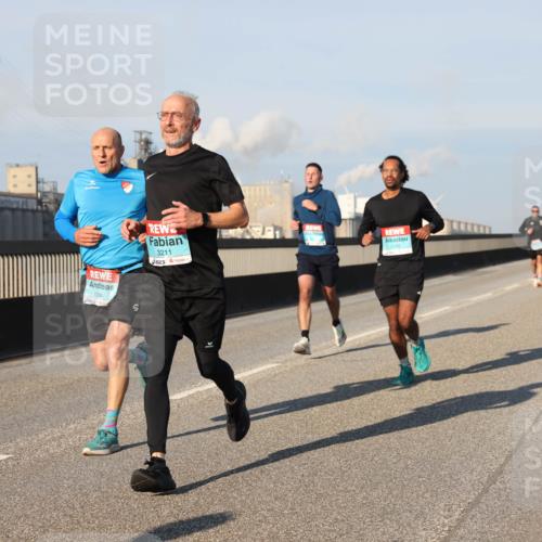 03.10.2025 - Köhlbrandbrückenlauf Lena Gebhardt http://msf.ph/oto/9114400 03.10.2025 09:43:09 Position 2 1094, 3211, 1550 meine-sportfotos.de