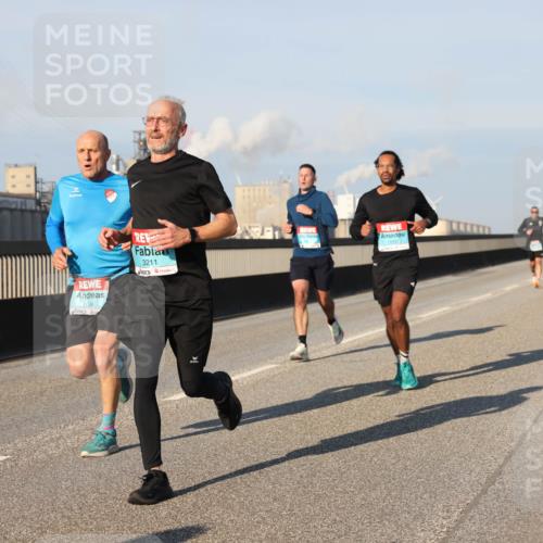 03.10.2025 - Köhlbrandbrückenlauf Lena Gebhardt http://msf.ph/oto/9114409 03.10.2025 09:43:09 Position 2 1094, 3211, 1550 meine-sportfotos.de