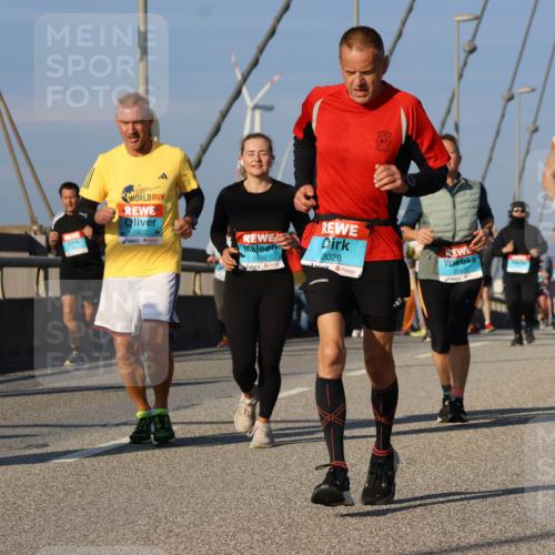 03.10.2025 - Köhlbrandbrückenlauf Strokosch-Dieckow http://msf.ph/oto/9114421 03.10.2025 09:49:14 Position 2 47, 1922, 3057, 3028, 2687, 1437 meine-sportfotos.de