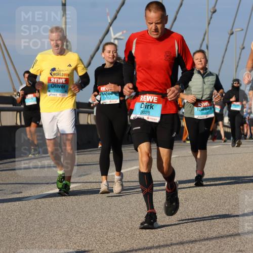 03.10.2025 - Köhlbrandbrückenlauf Strokosch-Dieckow http://msf.ph/oto/9114432 03.10.2025 09:49:15 Position 2 47, 1922, 3057, 3028, 2687, 1437 meine-sportfotos.de