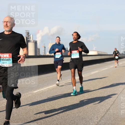 03.10.2025 - Köhlbrandbrückenlauf Lena Gebhardt http://msf.ph/oto/9114434 03.10.2025 09:43:09 Position 2 1094, 3211, 1550 meine-sportfotos.de