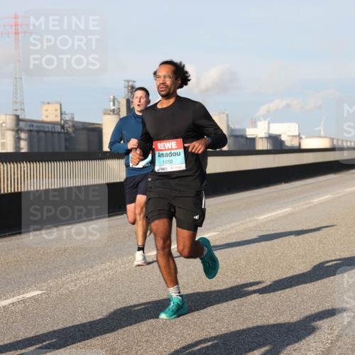 03.10.2025 - Köhlbrandbrückenlauf Lena Gebhardt http://msf.ph/oto/9114474 03.10.2025 09:43:10 Position 2 1550 meine-sportfotos.de