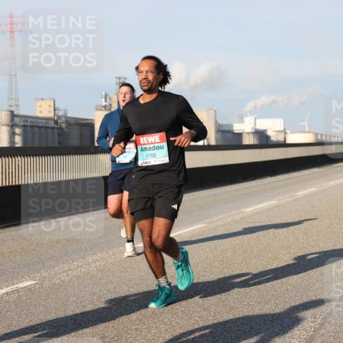 03.10.2025 - Köhlbrandbrückenlauf Lena Gebhardt http://msf.ph/oto/9114485 03.10.2025 09:43:10 Position 2 1550 meine-sportfotos.de