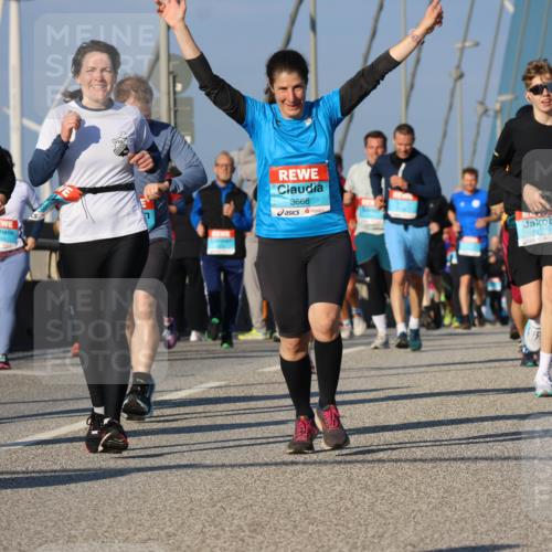 03.10.2025 - Köhlbrandbrückenlauf Strokosch-Dieckow http://msf.ph/oto/9114491 03.10.2025 09:49:24 Position 2 3471, 3666, 1933 meine-sportfotos.de