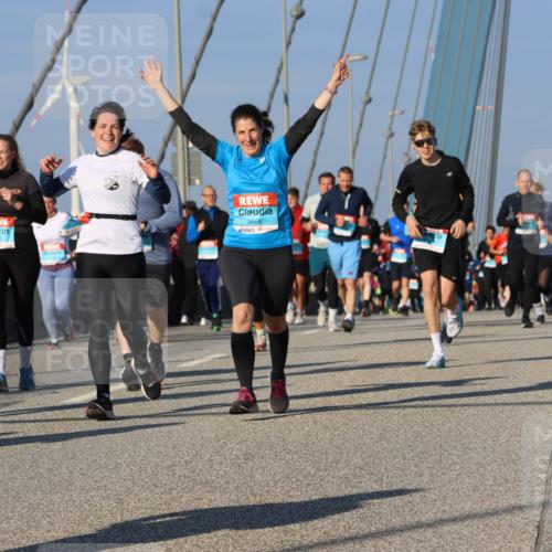 03.10.2025 - Köhlbrandbrückenlauf Strokosch-Dieckow http://msf.ph/oto/9114523 03.10.2025 09:49:25 Position 2 3470, 3666 meine-sportfotos.de