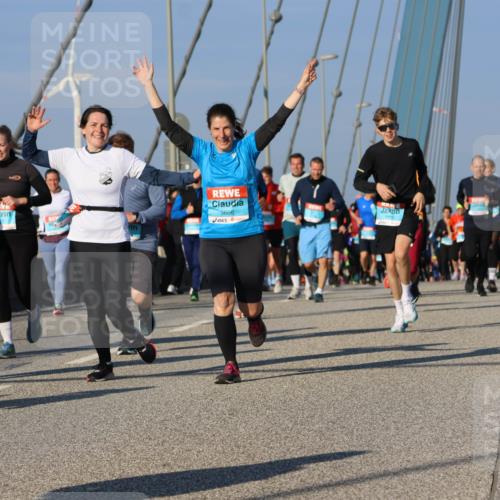 03.10.2025 - Köhlbrandbrückenlauf Strokosch-Dieckow http://msf.ph/oto/9114530 03.10.2025 09:49:25 Position 2 3470, 3666 meine-sportfotos.de