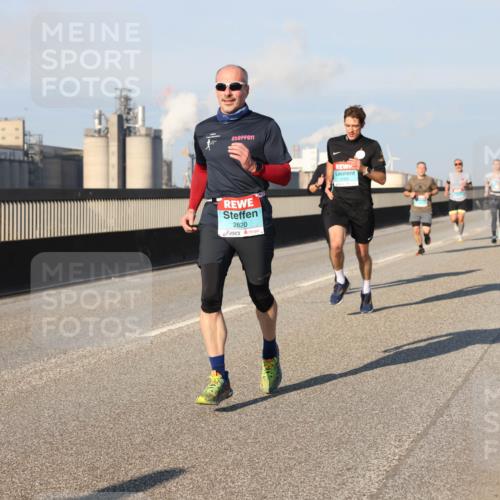 03.10.2025 - Köhlbrandbrückenlauf Lena Gebhardt http://msf.ph/oto/9114686 03.10.2025 09:43:18 Position 2 2820 meine-sportfotos.de