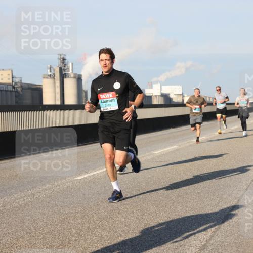 03.10.2025 - Köhlbrandbrückenlauf Lena Gebhardt http://msf.ph/oto/9114750 03.10.2025 09:43:19 Position 2 3183 meine-sportfotos.de