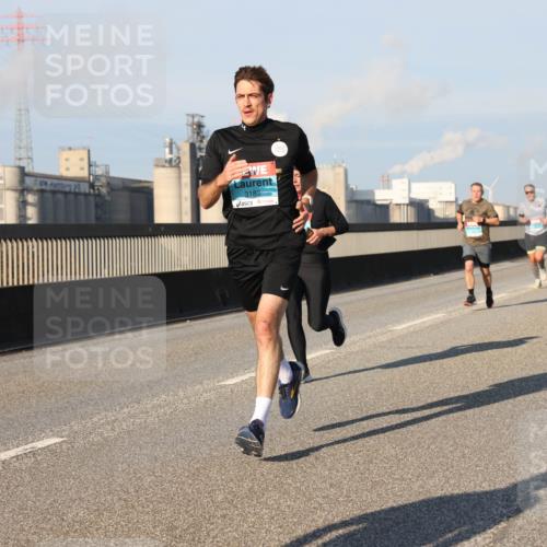 03.10.2025 - Köhlbrandbrückenlauf Lena Gebhardt http://msf.ph/oto/9114770 03.10.2025 09:43:20 Position 2 3183 meine-sportfotos.de