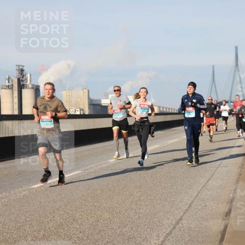 03.10.2025 - Köhlbrandbrückenlauf Lena Gebhardt http://msf.ph/oto/9114916 03.10.2025 09:43:22 Position 2 1142, 10 meine-sportfotos.de