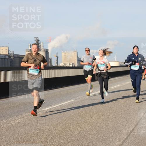 03.10.2025 - Köhlbrandbrückenlauf Lena Gebhardt http://msf.ph/oto/9114945 03.10.2025 09:43:23 Position 2 1142 meine-sportfotos.de